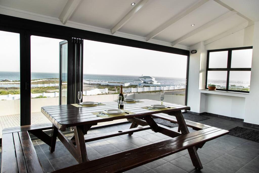 Pearl Haven, Coastal Comfort Just Steps From The Shore! Villa Yzerfontein Eksteriør billede