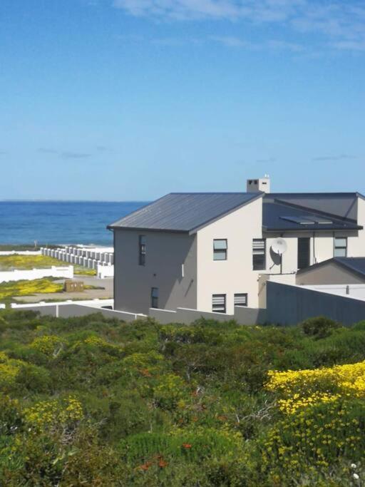 Pearl Haven, Coastal Comfort Just Steps From The Shore! Villa Yzerfontein Eksteriør billede